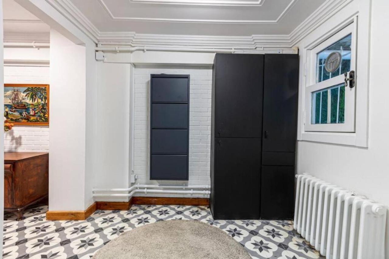 Historical 4-Br Home Steps From Besiktas Stadium & Bosphorus Views - Prime Nisantasi Location! Istanbul Exterior photo