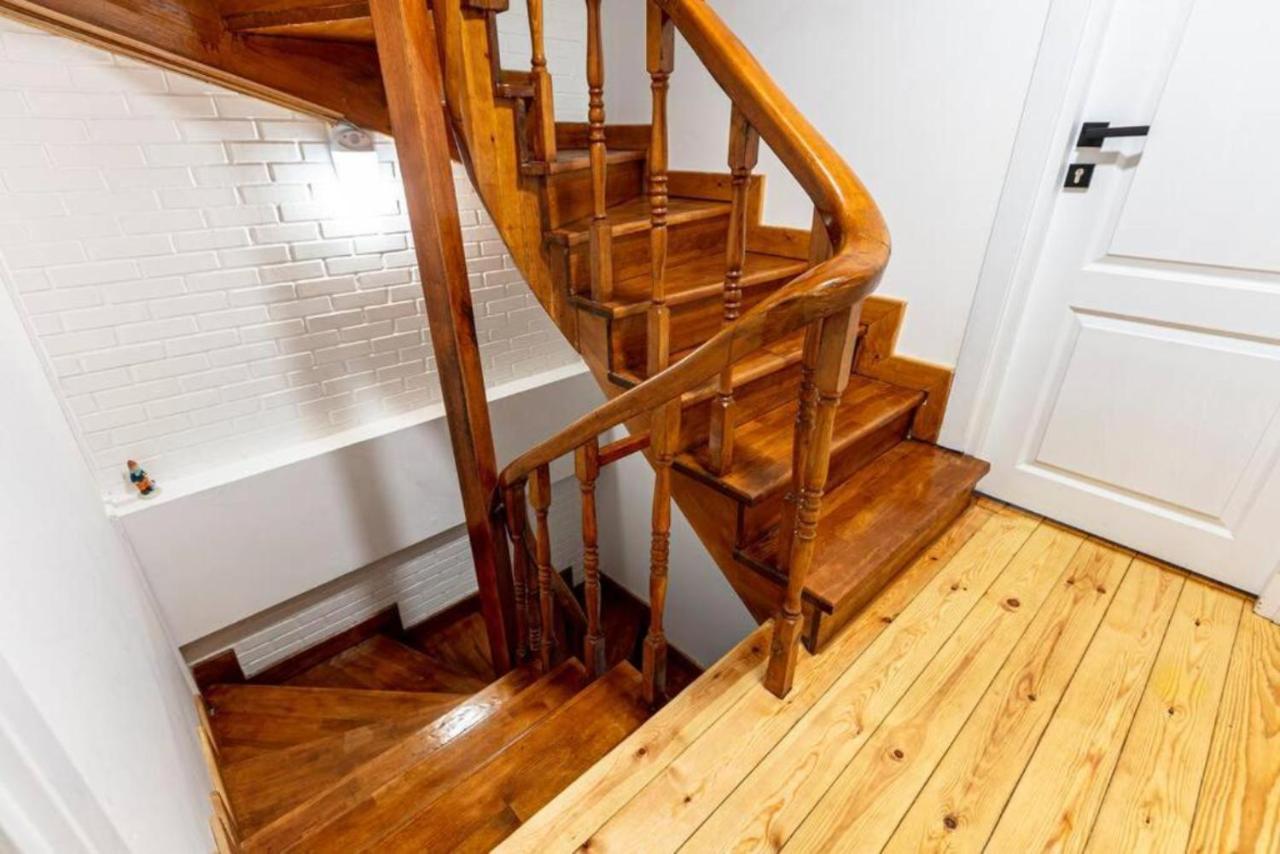 Historical 4-Br Home Steps From Besiktas Stadium & Bosphorus Views - Prime Nisantasi Location! Istanbul Exterior photo